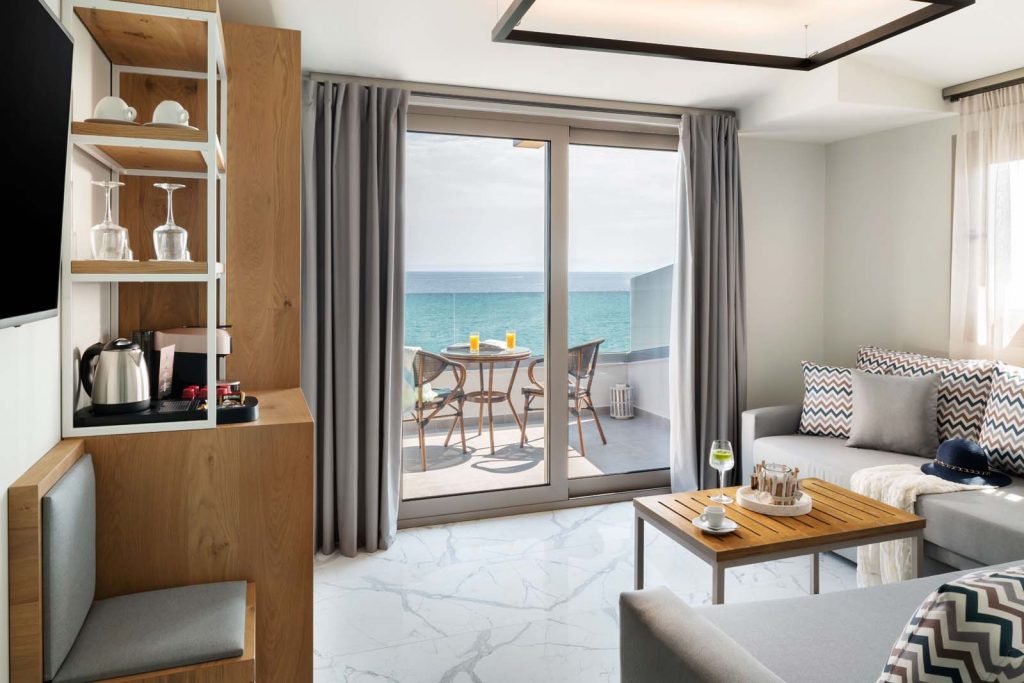 Honeymoon sea view suite